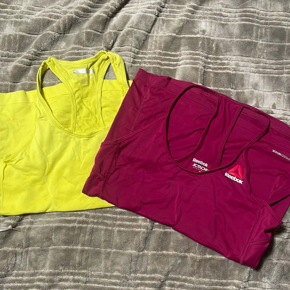 Bundle of 2 athletic tops